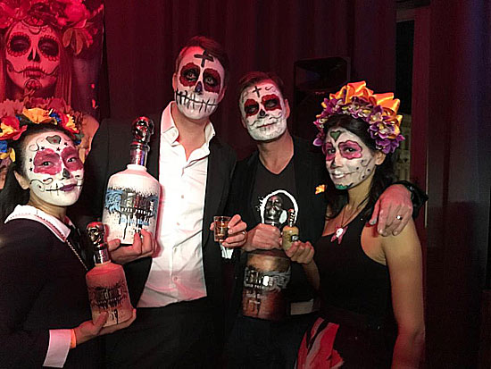 Agnes und Victor zu Isenburg, Gastgeber Peter Eder und seine Frau Adriana Alvare Maxemin(Foto. Zierer Communications)